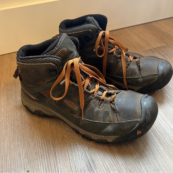 KEEN Targhee II Mid Waterproof Hiking Boots Men’s 11 Brown